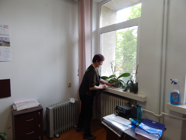 Servicii de curatenie profesionale - Iris curatenie Bacau - curatenie in birouri si spatii comerciale