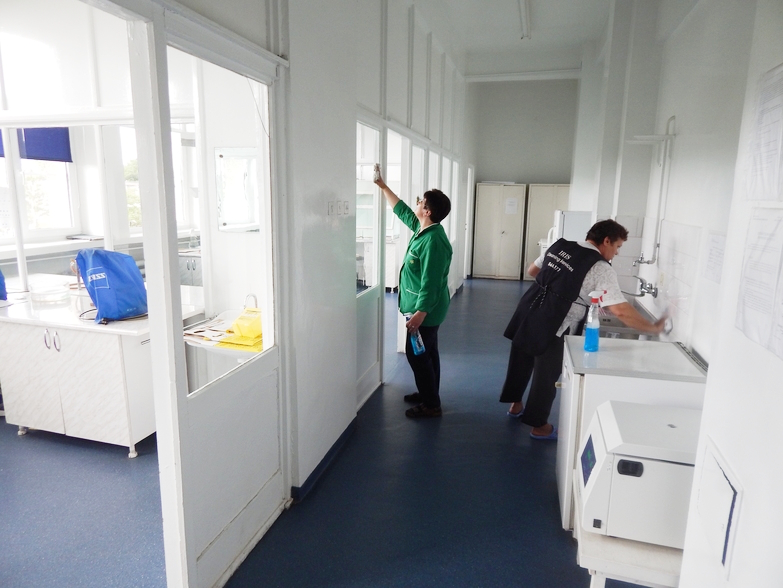 Servicii de curatenie profesionale - Iris curatenie Bacau - curatenie, igienizare si dezinfectare spatii medicale