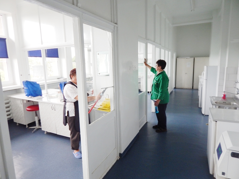 Servicii de curatenie profesionale - Iris curatenie Bacau - curatenie, igienizare si dezinfectare spatii medicale